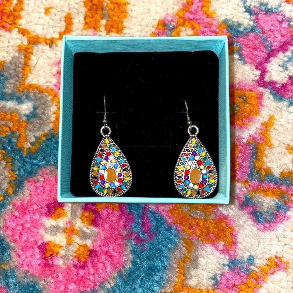 Colorful dangle earrings 🌈 - Picture 1 of 2